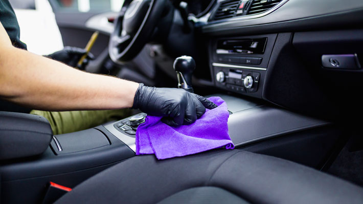Aprende cómo limpiar tu auto para eliminar el coronavirus sin dañar las superficies