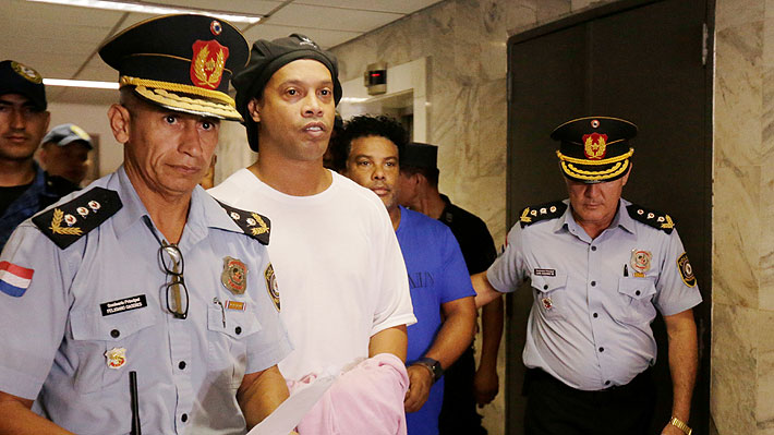El nuevo problema que le surgió a Ronaldinho y que podría alargar su prisión preventiva en Paraguay