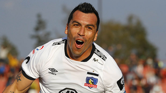 Esteban Paredes aplazaría otra vez su retiro y pensaría seguir jugando en 2021