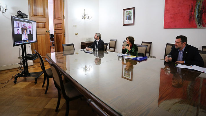 Dichos del Presidente sobre parlamentarios y de Mañalich respecto a alcaldes generan críticas en Chile Vamos