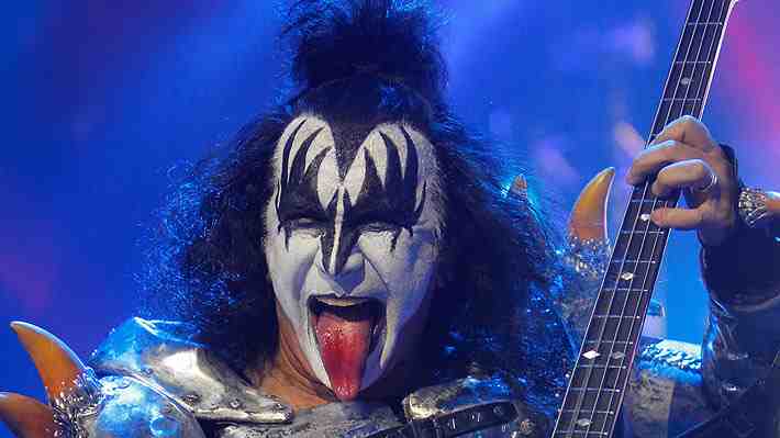 El particular mensaje de Gene Simmons para animar el aislamiento: "Piensen que todo el mundo ahí fuera es un zombie"