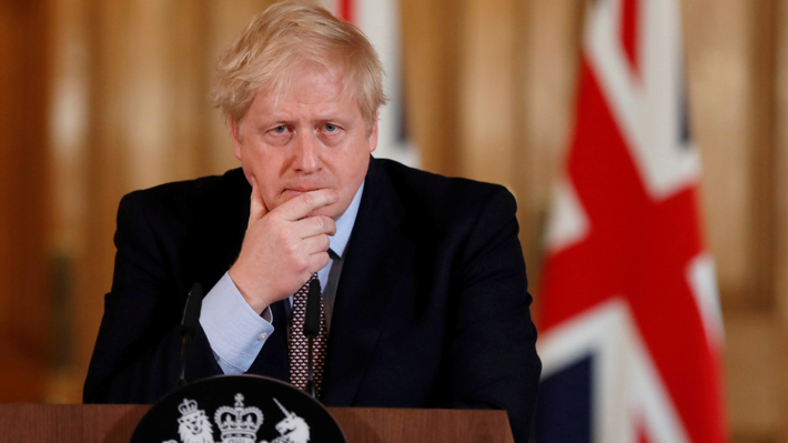 Downing Street informa que Boris Johnson "sigue mejorando" en cuidados intensivos