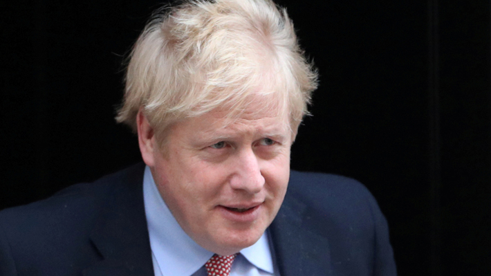 Boris Johnson da las gracias al personal de salud en medio de polémica por escasez de equipos protectores