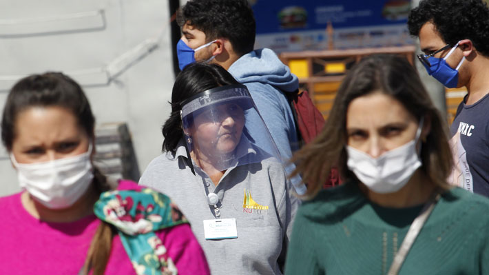 Mascarillas obligatorias en la calle: Una veintena de comunas han replicado la medida de Las Condes