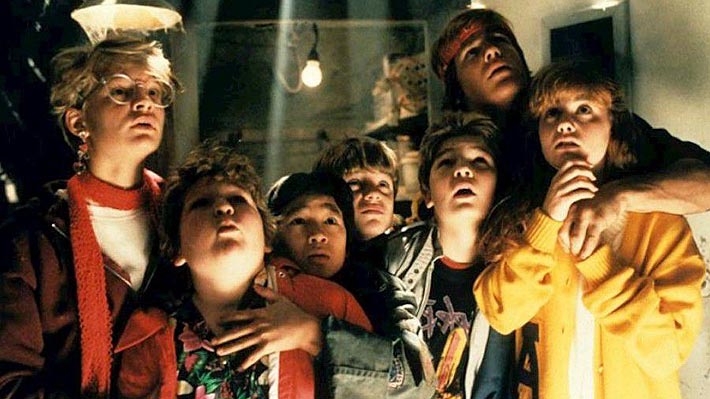 Elenco de la cinta "Los Goonies" se reencuentra a 35 años del estreno: Se unió Steven Spielberg y Cyndi Lauper