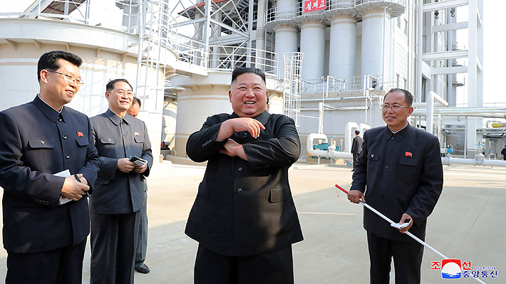 Galería: Medios norcoreanos divulgan primeras imágenes de Kim Jong-un tras semanas de incertidumbre sobre su salud
