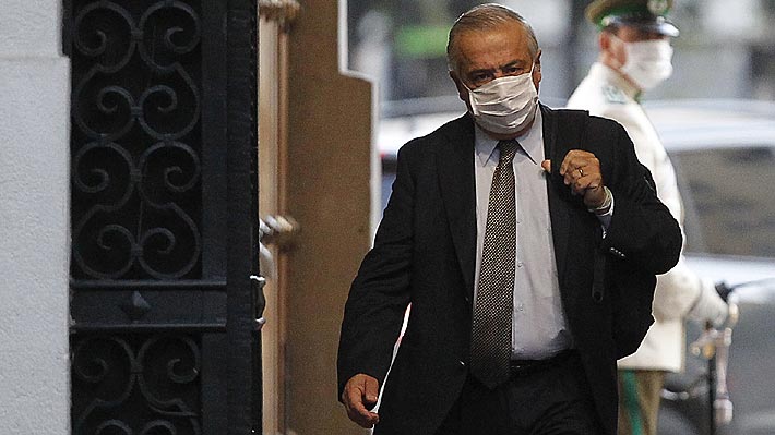 Senadores de oposición critican protagonismo de Mañalich y piden que Blumel y Sichel lideren conducción de emergencia