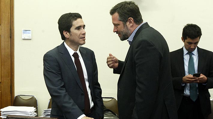 Ingreso familiar: Briones descarta más recursos y Sichel acusa "parlamentarismo de facto" en debate de proyecto