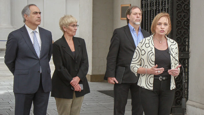 Senadores de oficialismo y oposición hacen propuestas a Piñera para combatir pandemia: "Queremos ser parte de la solución"