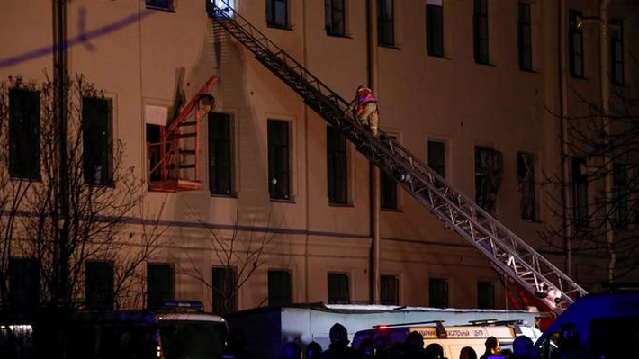 Al menos cinco pacientes con covid-19 murieron en un incendio en la UCI de un hospital de San Petersburgo