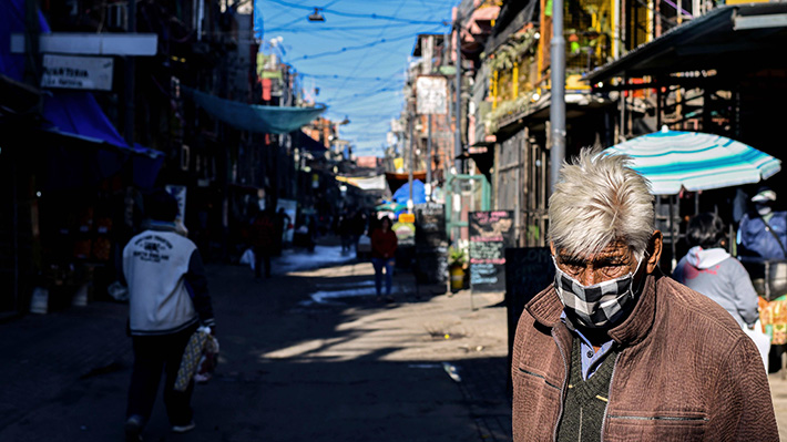 “O morís por coronavirus o te morís de hambre": Fotos muestran complicada situación de barrio marginal en Buenos Aires donde se dispara el covid-19