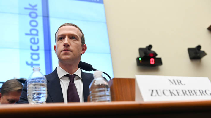 Zuckerberg defiende que Facebook haya retirado "fake news" emitidas por Bolsonaro sobre coronavirus