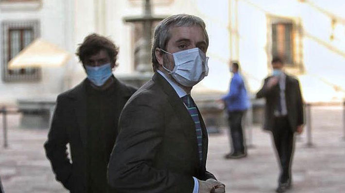 Blumel regresa a La Moneda para retomar sus actividades y Moreno inicia cuarentena preventiva