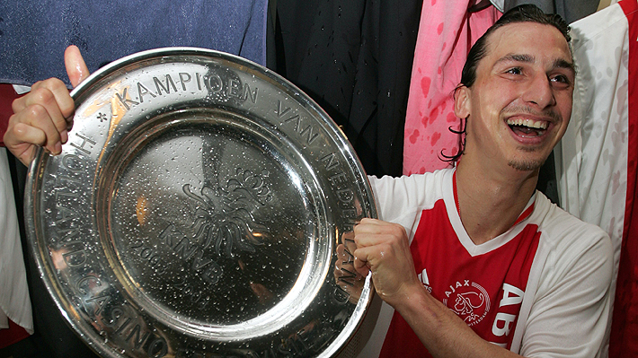 "Tienes que llevarme la maleta": El ins&oacute;lito di&aacute;logo de Ibrahimovic con ex compa&ntilde;ero en pleno incendio