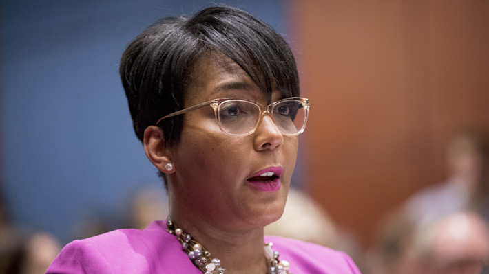 Keisha Lance Bottoms, la alcaldesa de Atlanta que pidió dejar la violencia y  llamó a votar "para cambiar" EE.UU.