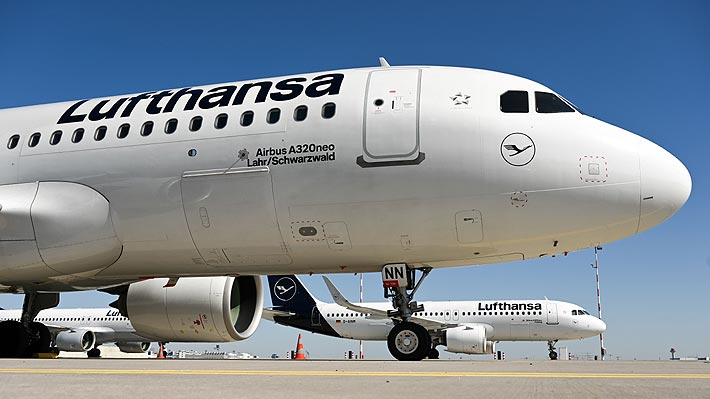Aerolínea Lufthansa se reestructurará para hacer frente a una recuperación "muy lenta"