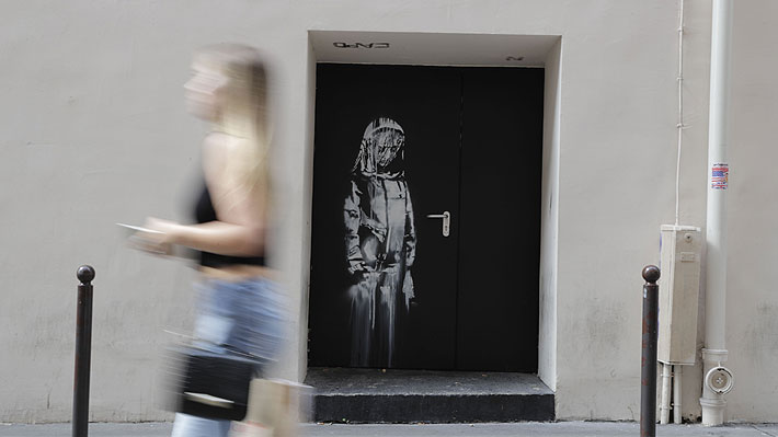 Hallan en Italia una puerta robada de la sala Bataclan con mural de Banksy en honor a víctimas de atentados de 2015