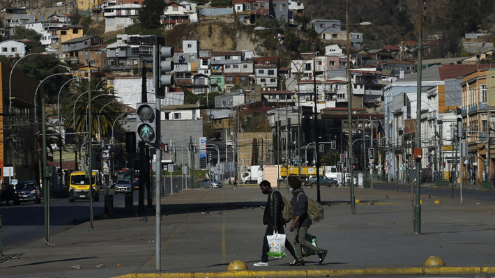 Veinticinco personas fueron detenidas en Valparaíso y Viña del Mar por incumplir la cuarentena