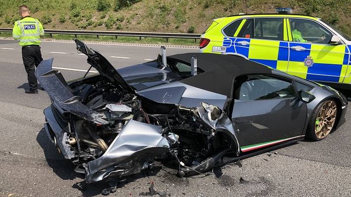 De no creer: Hombre destrozó un Lamborghini después de sacarlo del  concesionario 