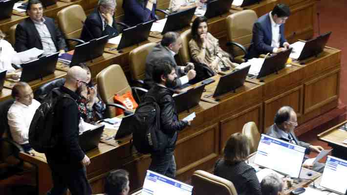 Consejo de ADP rebaja la dieta parlamentaria en un 25%: Sueldo de legisladores bordeará los $7 millones bruto