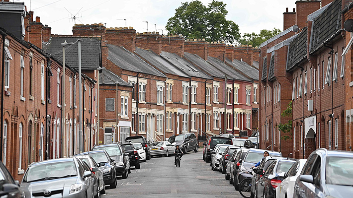 Decretan confinamiento en ciudad británica de Leicester tras aumento de casos de covid-19