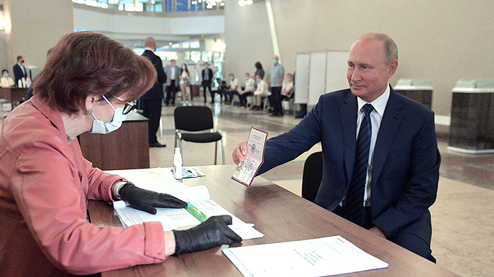 Reforma impulsada por Putin arrasa en plebiscito: Mandatario ruso podría gobernar hasta el 2036
