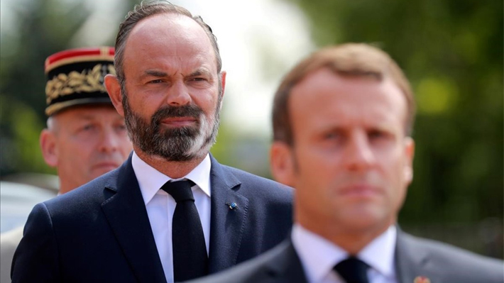 Primer ministro francés presenta su dimisión: se abre la puerta a una remodelación en el Gobierno de Macron