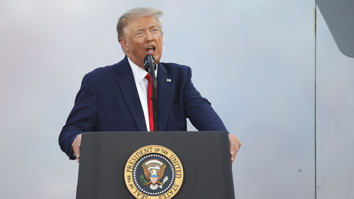 Trump conmemora el 4 de julio y dice que EE.UU. se va a recuperar de "esta terrible plaga de China"