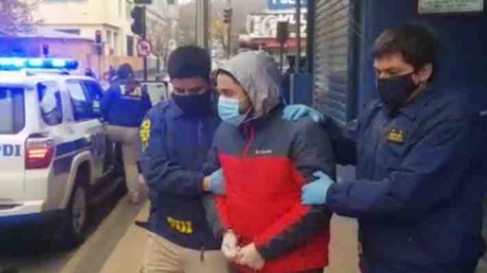 Formalizan a Berkhoff por ataque incendiario en La Araucanía: Robo de chaqueta fue clave para su identificación
