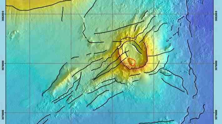 Sernageomin alerta sobre sismicidad en el volcán submarino Orca en la Antártica