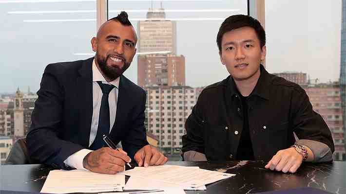 Vidal y su primer día en el Inter: La foto junto a Alexis, su mensaje y cuál será el dorsal que usará