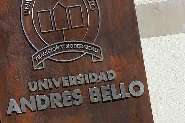 Superintendencia oficia a la UNAB tras agresión a alumno por parte de funcionario de empresa de cobranza