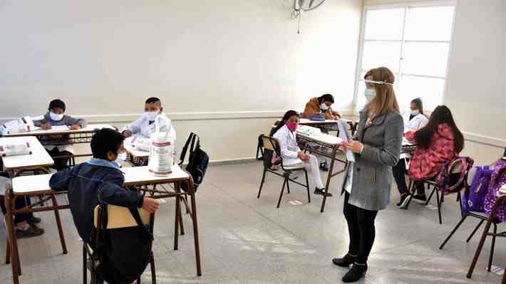 Cómo se prepara Argentina para el regreso a clases presenciales: No más de 10 alumnos por sala