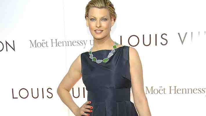 Linda Evangelista habla sobre acusaciones sexuales contra su ex marido: "Creo que están diciendo la verdad"