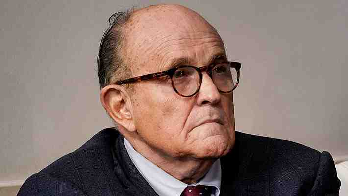 Escena de secuela de "Borat" complica a Rudolph Giuliani: Ex alcalde de Nueva York acusa montaje