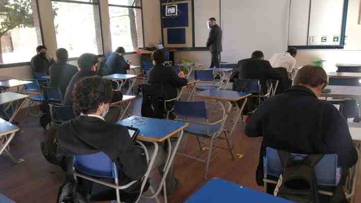 Clases presenciales: el 90% de las comunas de la RM ha solicitado su retorno y Mineduc proyecta "pronta" reapertura total