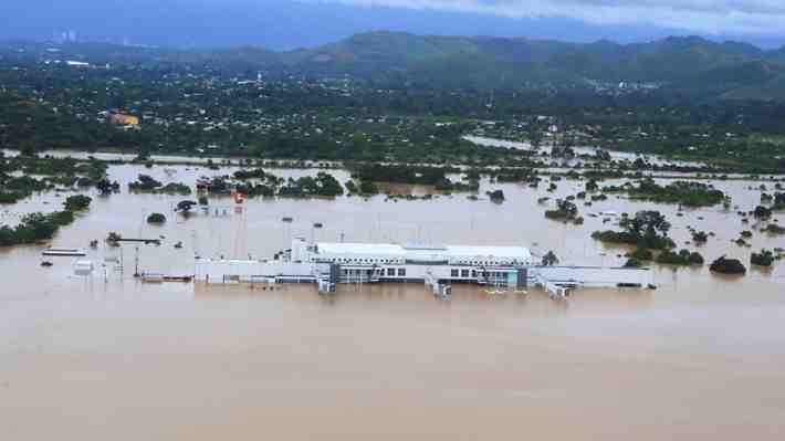 Huracán Iota deja 38 muertos tras su paso por Centroamérica y ahora se disipa sobre El Salvador