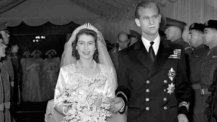 Isabel II y Felipe de Edimburgo celebran su 73° aniversario de matrimonio