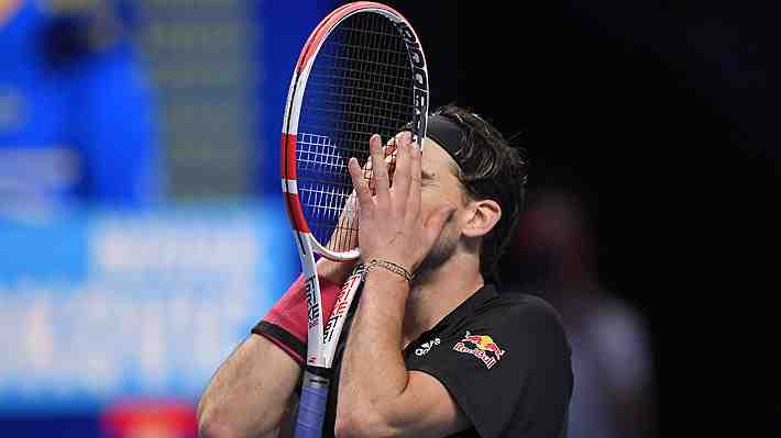 Thiem logra gigante remontada ante Djokovic en el tie break decisivo de un partidazo y pasa a la final del Torneo de Maestros