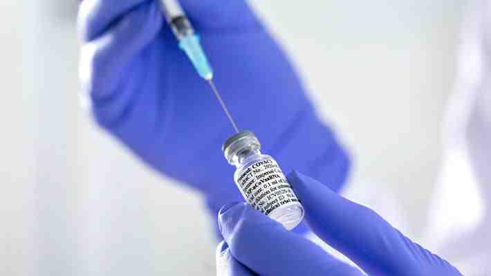 ISP informa que Pfizer ingresó solicitud para autorizar uso de la vacuna contra el covid-19 en Chile