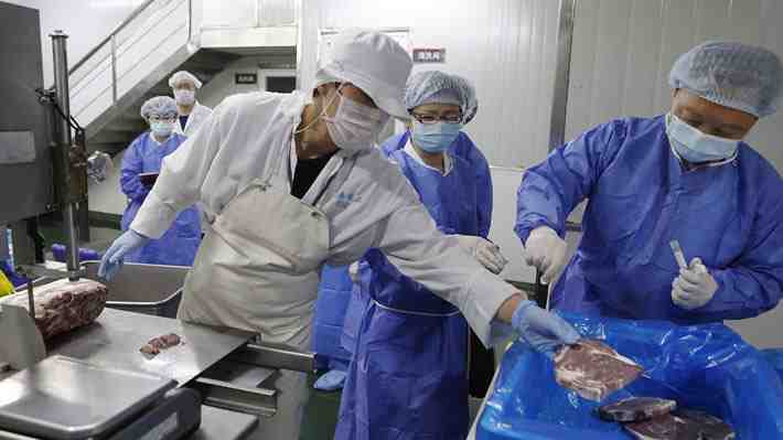 China denuncia que encontró virus del covid-19 en envases de mariscos importados de Chile