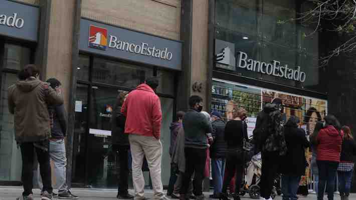 Gobierno llama a usar canales digitales y evitar efectivo para segundo 10% y BancoEstado detalla medidas