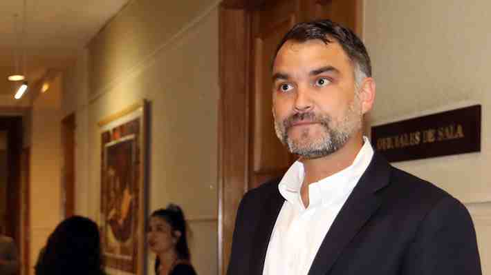 Macaya, electo presidente de la UDI, no descarta una "gran primaria abierta" entre Matthei y Lavín