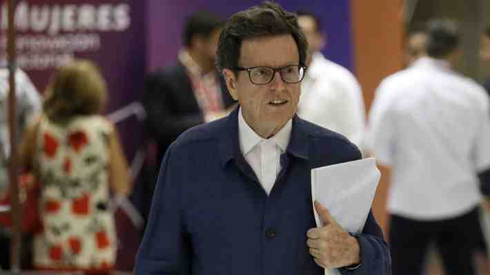 Ad portas de salida de Desbordes del gabinete, Carlos Larraín dice que adelantar presidencial es "extemporáneo" y que dividirá a RN