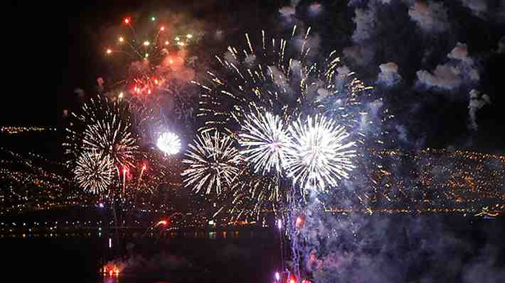 Suspenden fuegos artificiales de Año Nuevo tras retroceso de Valparaíso y Viña del Mar a fase 2