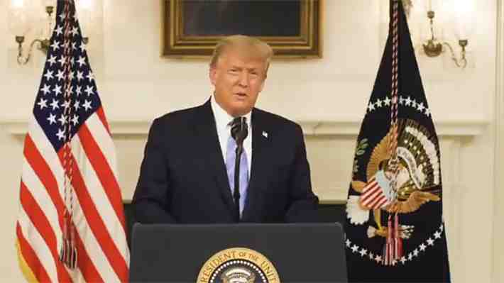 Trump reaparece en Twitter y afirma estar "escandalizado" por la violencia en el Capitolio