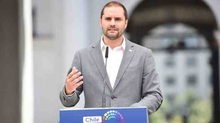 Bellolio descarta "molestia" del Gobierno por opción presidencial de Briones: "Hoy sigue siendo ministro de Hacienda"