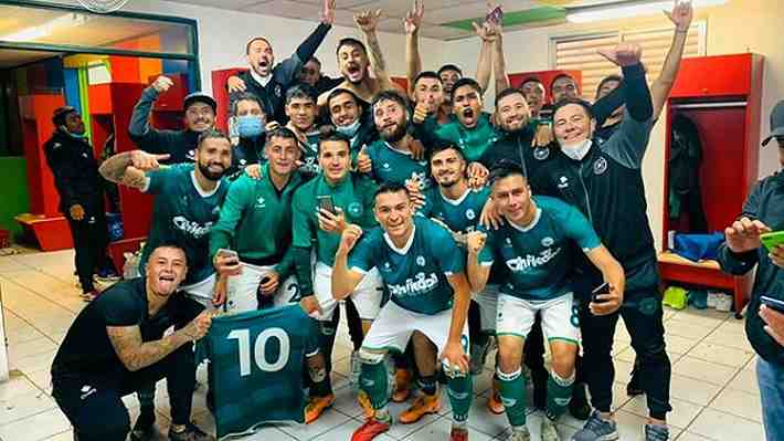 La celebración y los mensajes de Arturo Vidal tras el histórico ascenso de Rodelindo Román al fútbol profesional