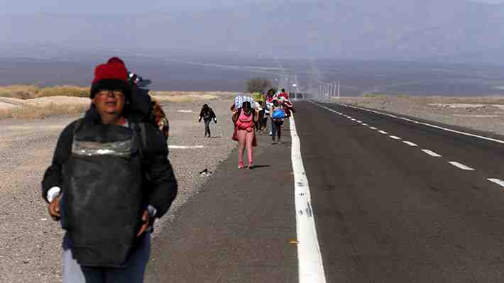 Alcaldes de Iquique y Colchane aseguran desconocer el plan del Gobierno para resolver problema migratorio en la frontera norte