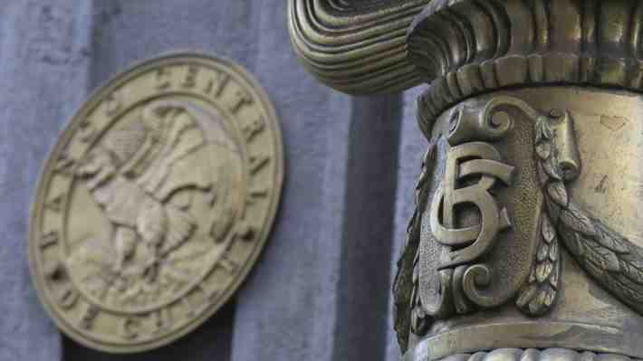 Encuesta del Banco Central: Expertos prevén un Imacec de enero de -1%, pero mejoran expectativas para PIB 2021